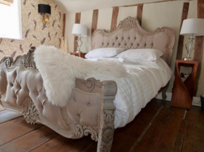 Luxury 8 Bed Manor House Hot Tub Cinema Room SkyTV